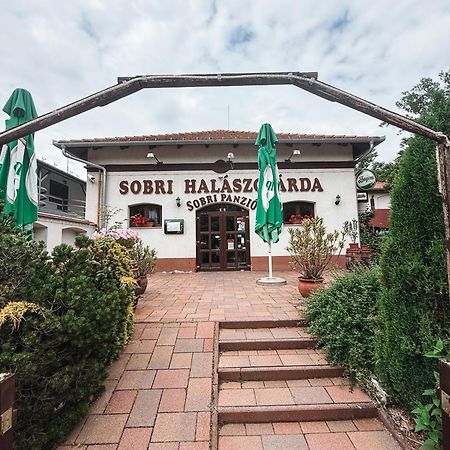 Sobri Halaszcsarda Es Panzio Боя Екстер'єр фото