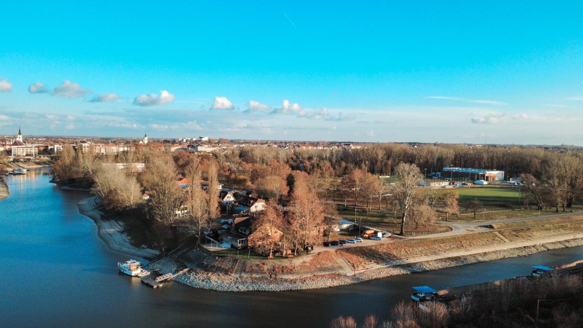 Sobri Halaszcsarda Es Panzio Боя Екстер'єр фото