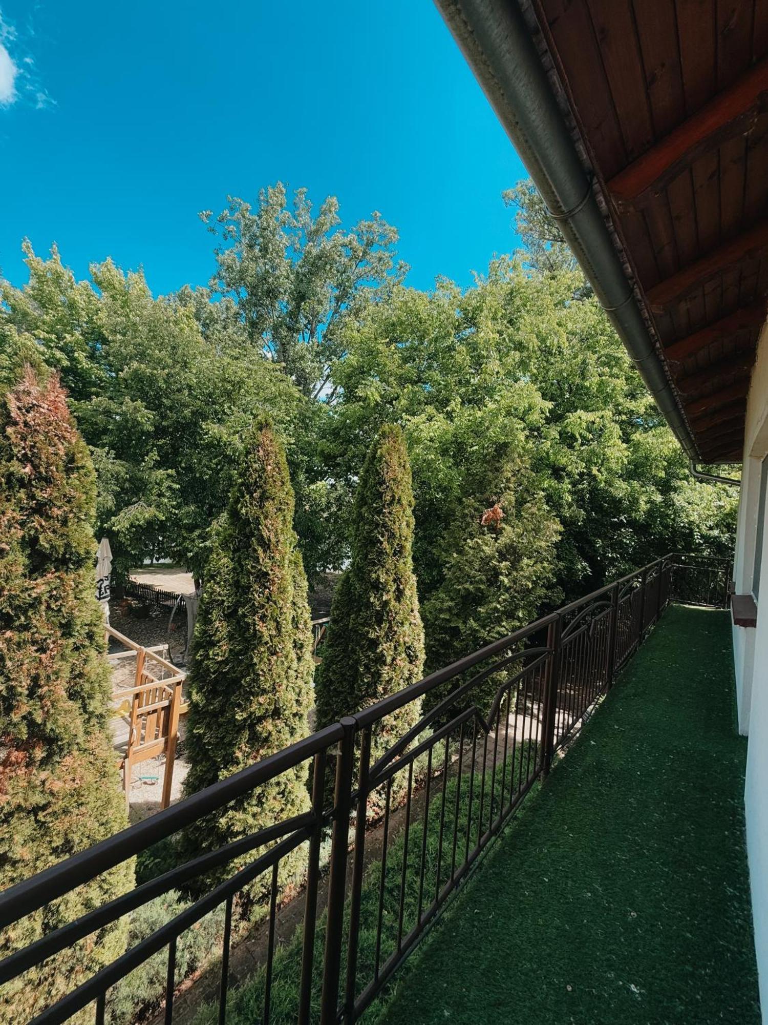 Sobri Halaszcsarda Es Panzio Боя Екстер'єр фото
