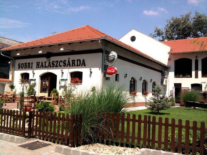 Sobri Halaszcsarda Es Panzio Боя Екстер'єр фото